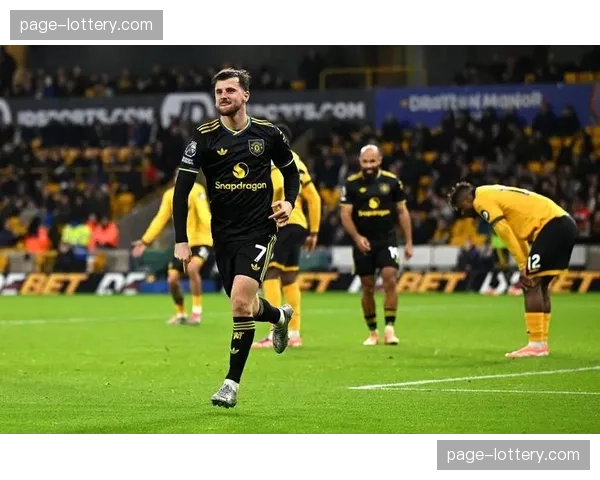 布伦特福德3-1曼联 科林斯拉扯动作仅获黄牌VAR确认引争议 布伦特福德3-1曼联 科林斯拉扯动作仅获黄牌VAR确认引争议